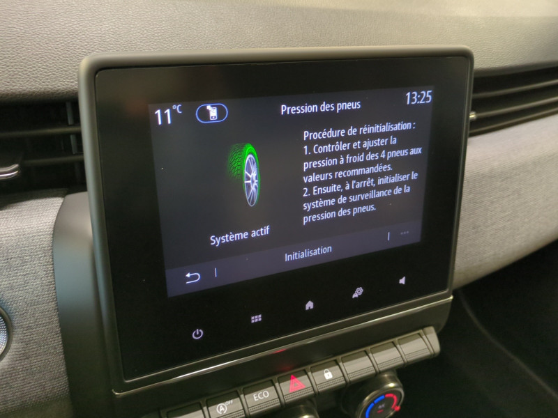 Photo 11 de l'offre de RENAULT CLIO V 1.5 DCI 100CH EVOLUTION - 22% à 19998€ chez Automobiles 25