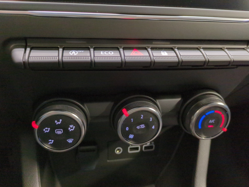 Photo 15 de l'offre de RENAULT CLIO V 1.5 DCI 100CH EVOLUTION - 22% à 19998€ chez Automobiles 25