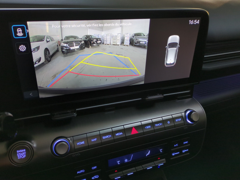 Photo 14 de l'offre de HYUNDAI KONA 1.6 GDI 129CH HYBRID CREATIVE DCT-6 -23% à 29998€ chez Automobiles 25