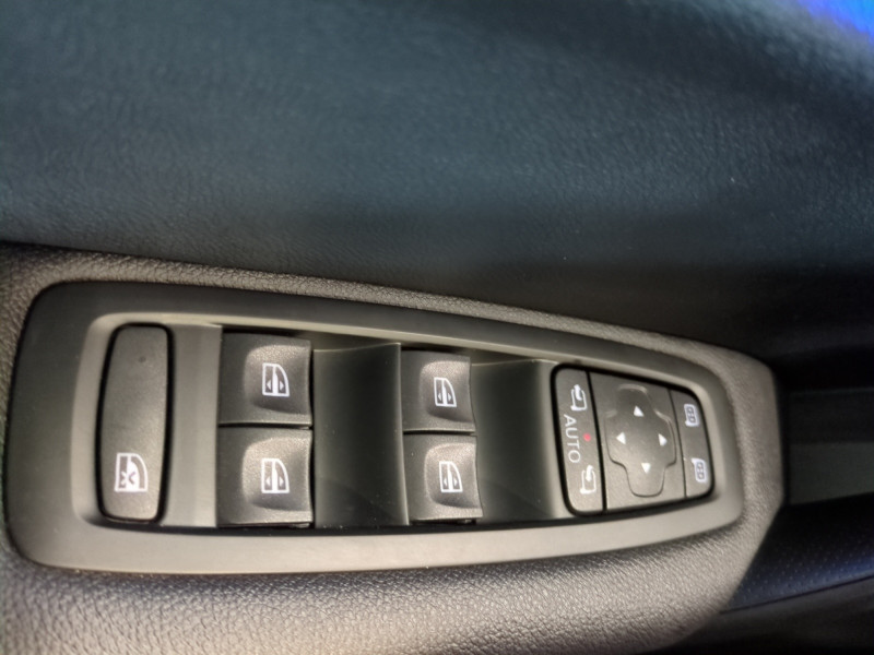 Photo 16 de l'offre de RENAULT MEGANE IV 1.5 BLUE DCI 115CH INTENS à 15990€ chez Automobiles 25