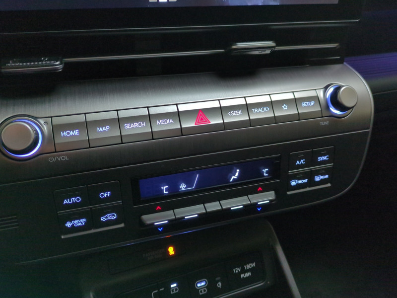 Photo 15 de l'offre de HYUNDAI KONA 1.6 GDI 129CH HYBRID CREATIVE DCT-6 -23% à 29998€ chez Automobiles 25