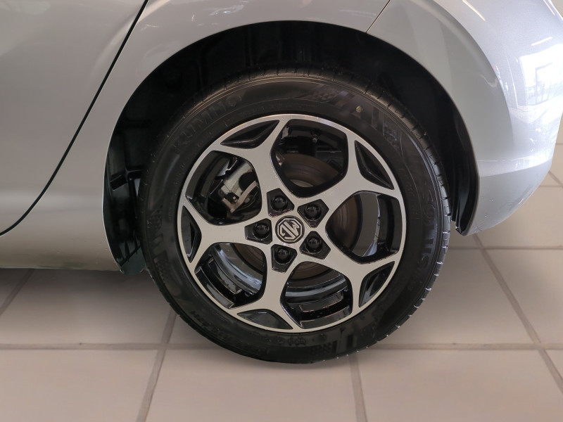 Photo 20 de l'offre de MG MOTOR MG3 HYBRID+ 195CH COMFORT à 17490€ chez Automobiles 25