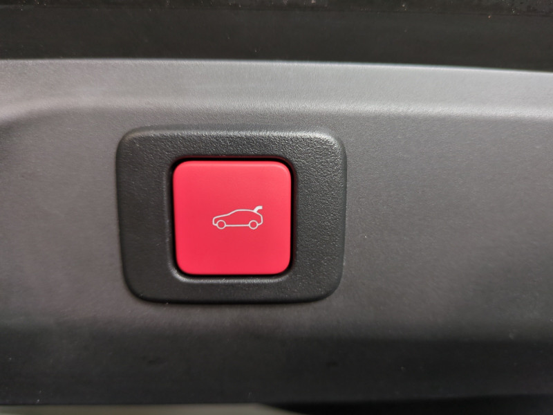 Photo 18 de l'offre de PEUGEOT 3008 1.2 HYBRID 145CH GT E-DCS6 -29% à 32998€ chez Automobiles 25