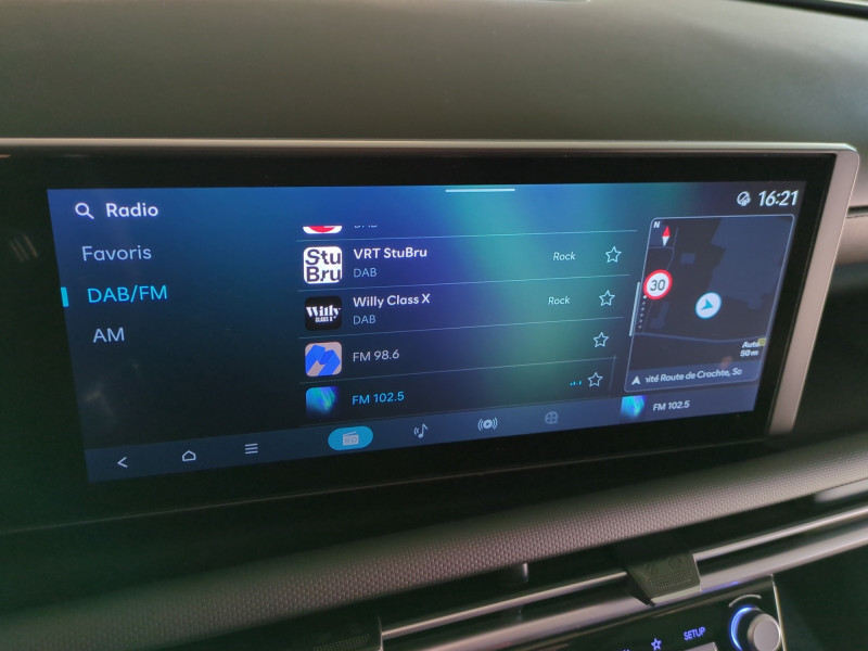 Photo 10 de l'offre de HYUNDAI TUCSON 1.6 T-GDI 215CH HYBRID CREATIVE -22% à 32998€ chez Automobiles 25