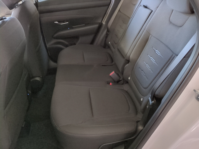 Photo 6 de l'offre de HYUNDAI TUCSON 1.6 T-GDI 215CH HYBRID CREATIVE -22% à 32998€ chez Automobiles 25