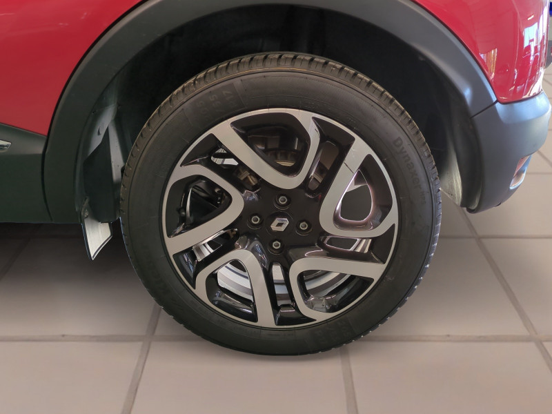 Photo 20 de l'offre de RENAULT CAPTUR 1.5 DCI 110CH STOP&START ENERGY BUSINESS ECO² EURO6 2015 à 11990€ chez Automobiles 25