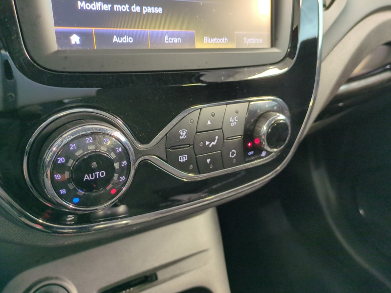 Photo 15 de l'offre de RENAULT CAPTUR 1.5 DCI 110CH STOP&START ENERGY BUSINESS ECO² EURO6 2015 à 11990€ chez Automobiles 25