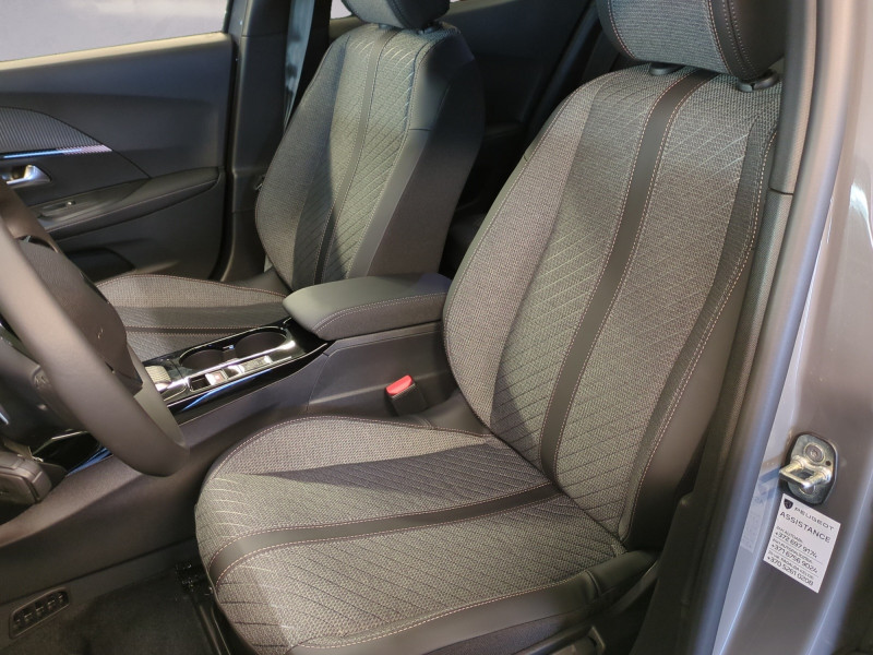 Photo 5 de l'offre de PEUGEOT 2008 1.2 HYBRID 145CH ALLURE E-DCS6 -29% à 24998€ chez Automobiles 25