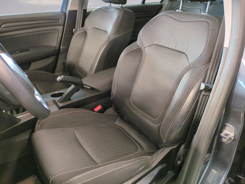 Photo 6 de l'offre de RENAULT MEGANE IV ESTATE 1.3 TCE 115CH FAP BUSINESS à 12490€ chez Automobiles 25