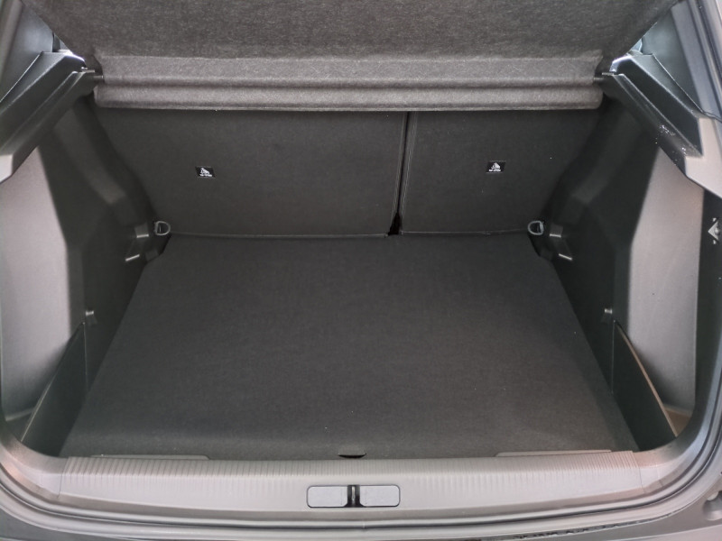 Photo 17 de l'offre de PEUGEOT 2008 1.2 HYBRID 145CH ALLURE E-DCS6 -29% à 24998€ chez Automobiles 25