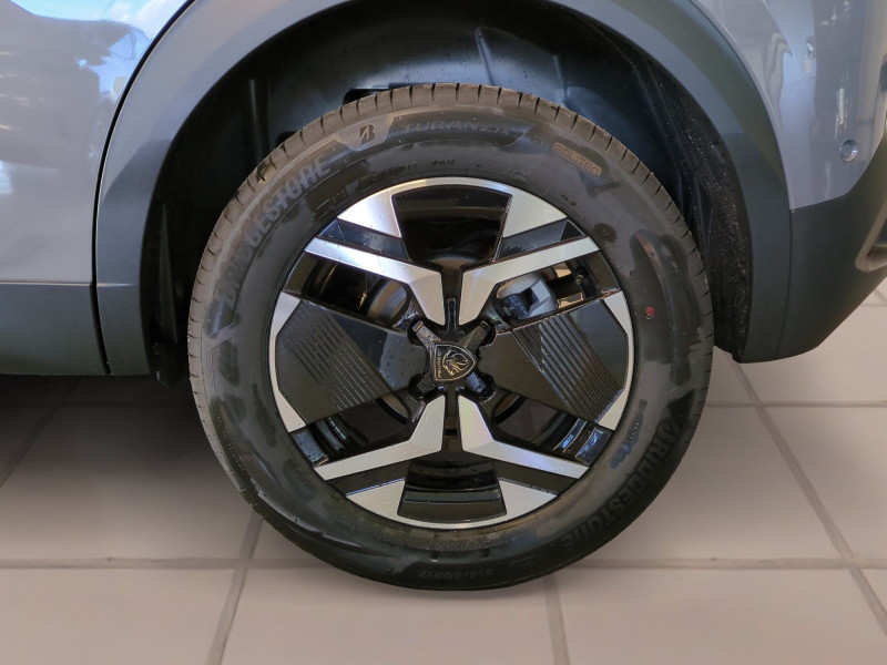 Photo 19 de l'offre de PEUGEOT 2008 1.2 HYBRID 145CH ALLURE E-DCS6 -29% à 24998€ chez Automobiles 25