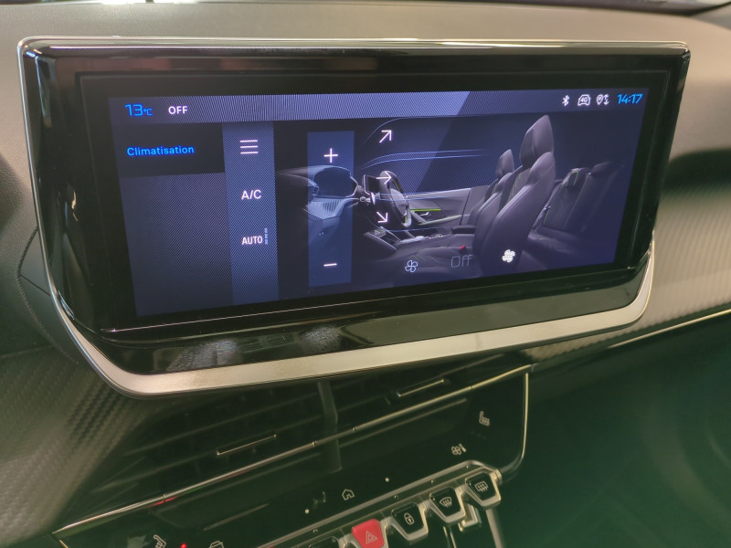 Photo 11 de l'offre de PEUGEOT 2008 1.2 HYBRID 145CH ALLURE E-DCS6 -29% à 24998€ chez Automobiles 25