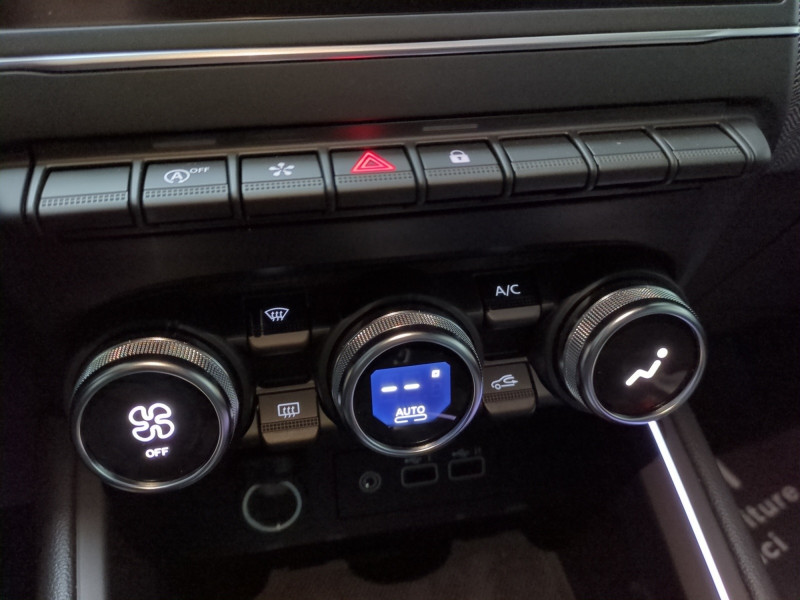 Photo 15 de l'offre de RENAULT CLIO V 1.0 TCE 90CH EVOLUTION - 24% à 19298€ chez Automobiles 25