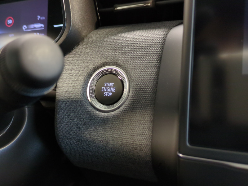 Photo 17 de l'offre de RENAULT CLIO V 1.5 DCI 100CH EVOLUTION - 22% à 19998€ chez Automobiles 25