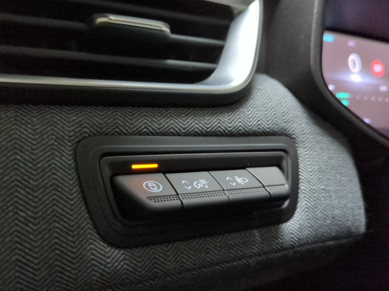 Photo 17 de l'offre de RENAULT CLIO V 1.0 TCE 90CH EVOLUTION - 24% à 19298€ chez Automobiles 25