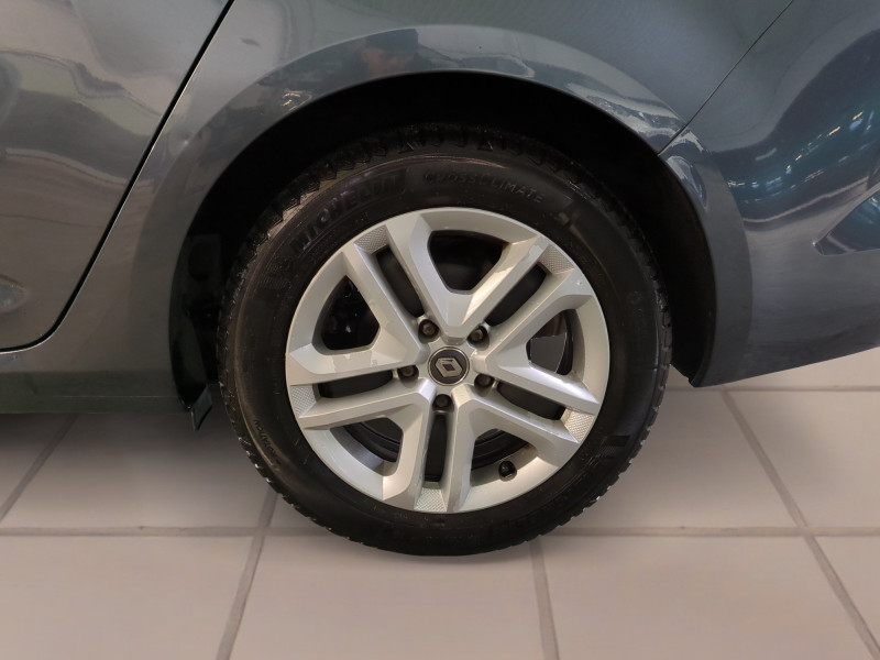 Photo 20 de l'offre de RENAULT MEGANE IV ESTATE 1.3 TCE 115CH FAP BUSINESS à 12490€ chez Automobiles 25