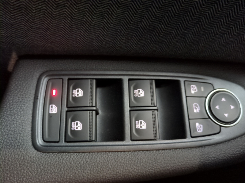 Photo 18 de l'offre de RENAULT CLIO V 1.0 TCE 90CH EVOLUTION - 24% à 19298€ chez Automobiles 25