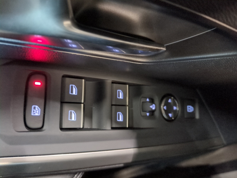 Photo 16 de l'offre de PEUGEOT 3008 1.2 HYBRID 145CH GT E-DCS6 -29% à 32998€ chez Automobiles 25