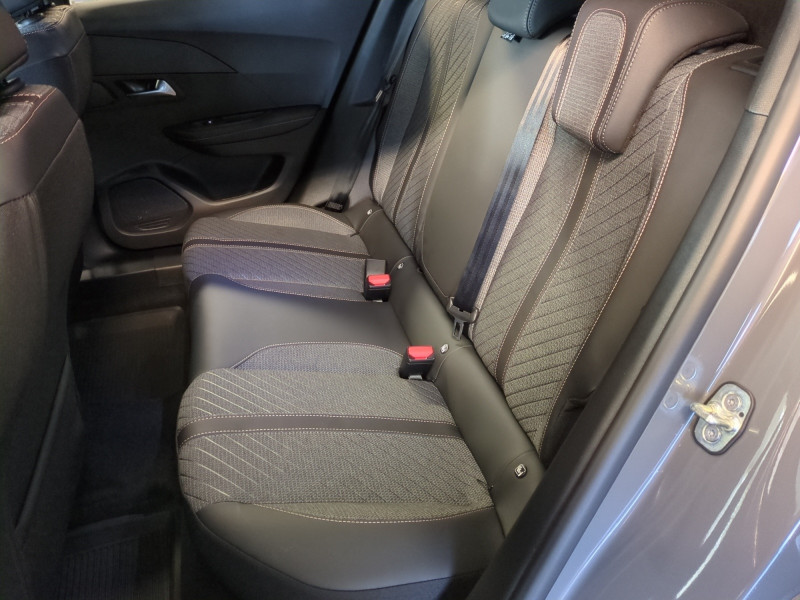Photo 6 de l'offre de PEUGEOT 2008 1.2 HYBRID 145CH ALLURE E-DCS6 -29% à 24998€ chez Automobiles 25