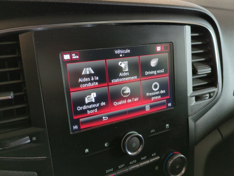 Photo 14 de l'offre de RENAULT MEGANE IV ESTATE 1.3 TCE 115CH FAP BUSINESS à 12490€ chez Automobiles 25