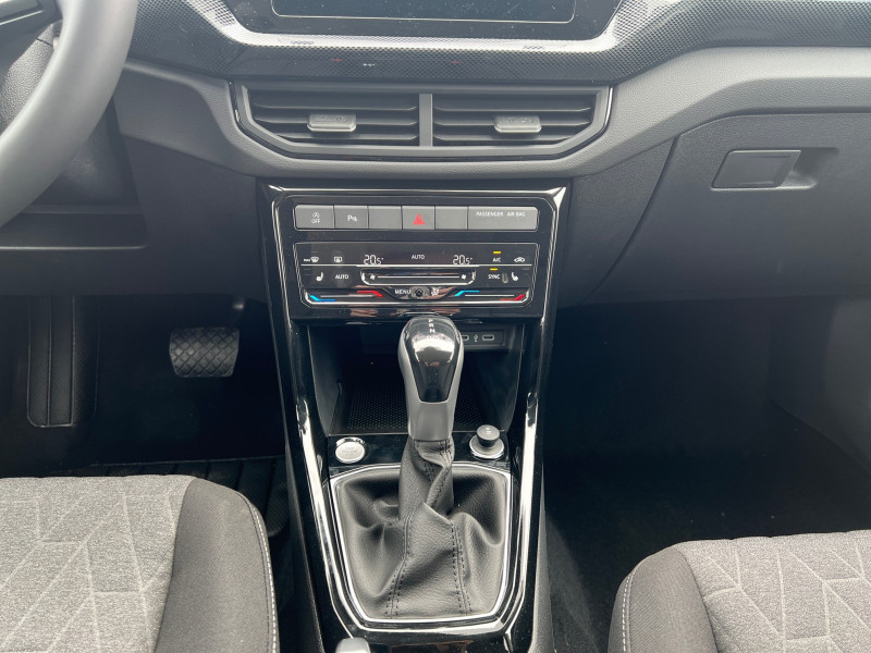 Photo 10 de l'offre de VOLKSWAGEN T-CROSS 1.0 TSI 116CH LIFE DSG7 - 27 % à 25999€ chez Automobiles 25
