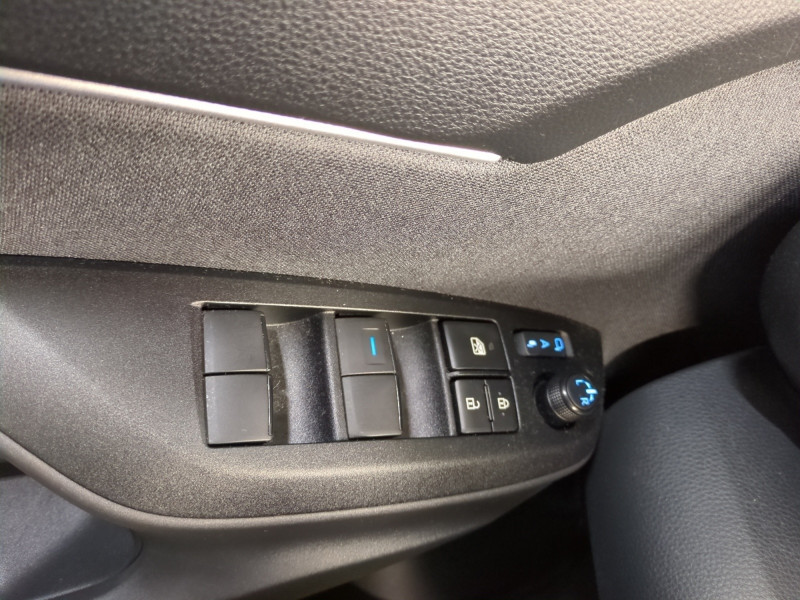 Photo 15 de l'offre de TOYOTA YARIS CROSS 116H DESIGN MY22 à 21990€ chez Automobiles 25