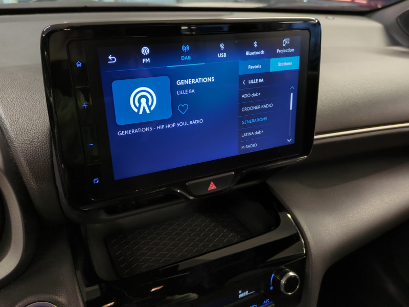 Photo 8 de l'offre de TOYOTA YARIS CROSS 116H DESIGN MY22 à 21990€ chez Automobiles 25