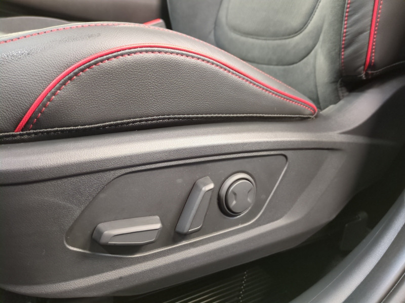 Photo 17 de l'offre de HYUNDAI TUCSON 1.6 T-GDI 215CH HYBRID N LINE EXECUTIVE -21% à 40998€ chez Automobiles 25