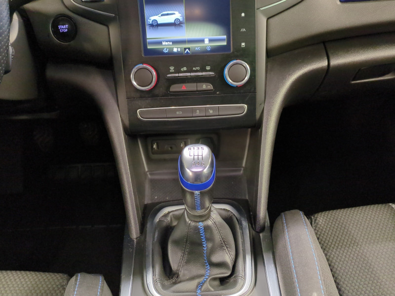 Photo 5 de l'offre de RENAULT MEGANE IV 1.5 BLUE DCI 115CH INTENS PACK BOSE à 15990€ chez Automobiles 25