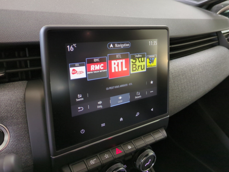 Photo 11 de l'offre de RENAULT CLIO V 1.0 TCE 90CH TECHNO - 20% à 18998€ chez Automobiles 25