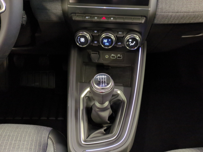 Photo 8 de l'offre de RENAULT CLIO V 1.0 TCE 90CH TECHNO - 20% à 18998€ chez Automobiles 25