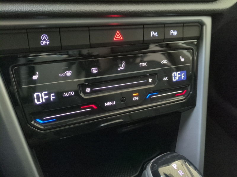 Photo 9 de l'offre de VOLKSWAGEN T-ROC 1.5 TSI EVO2 150CH LIFE PLUS DSG7 -25% à 29998€ chez Automobiles 25