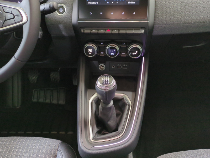 Photo 8 de l'offre de RENAULT CLIO V 1.0 TCE 90CH TECHNO - 20% à 18998€ chez Automobiles 25