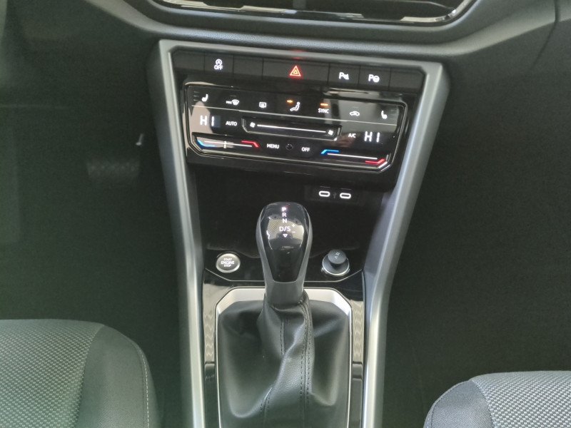 Photo 5 de l'offre de VOLKSWAGEN T-ROC 1.5 TSI EVO2 150CH LIFE PLUS DSG7 -25% à 29998€ chez Automobiles 25