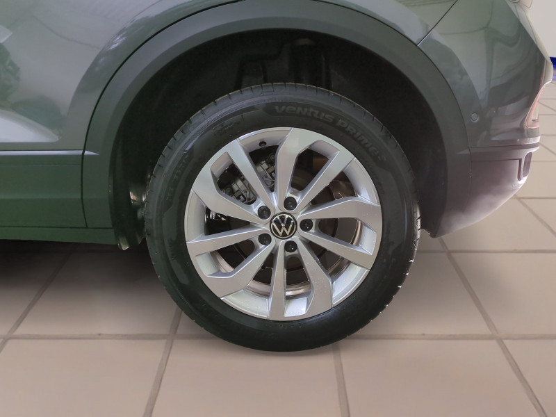 Photo 20 de l'offre de VOLKSWAGEN T-ROC 1.5 TSI EVO2 150CH LIFE PLUS DSG7 -25% à 29998€ chez Automobiles 25