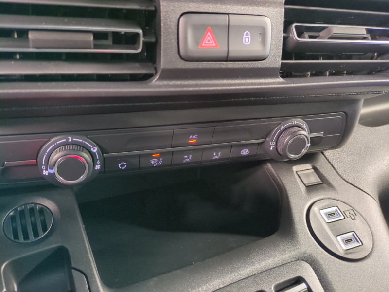 Photo 15 de l'offre de CITROEN BERLINGO VAN XL DIESEL 130CH AUTOMATIQUE -30% à 24598€ chez Automobiles 25