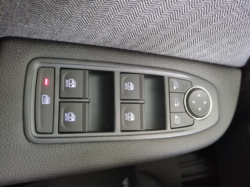 Photo 18 de l'offre de RENAULT CLIO V 1.0 TCE 90CH TECHNO - 20% à 18998€ chez Automobiles 25