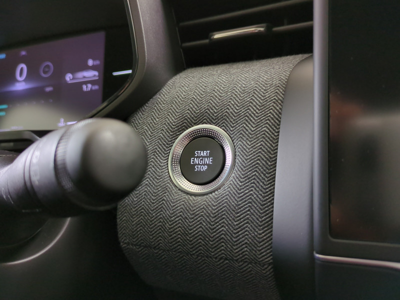 Photo 16 de l'offre de RENAULT CLIO V 1.0 TCE 90CH TECHNO - 20% à 18998€ chez Automobiles 25