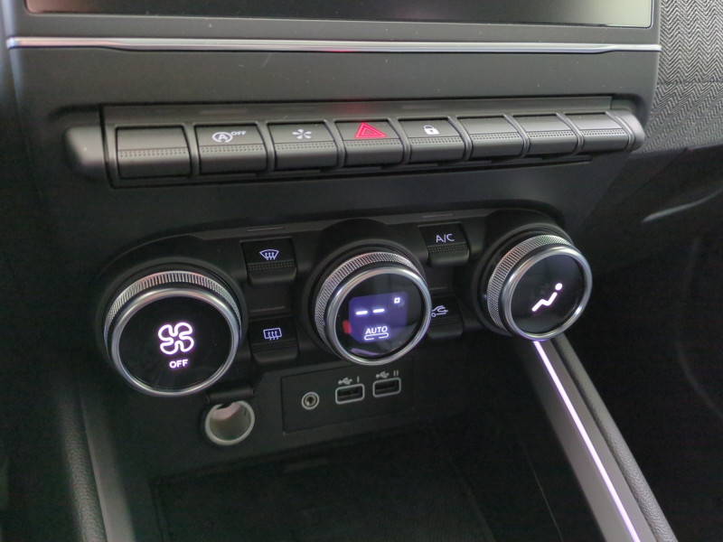 Photo 15 de l'offre de RENAULT CLIO V 1.0 TCE 90CH TECHNO - 20% à 18998€ chez Automobiles 25