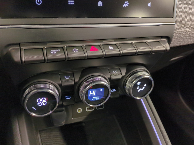 Photo 16 de l'offre de RENAULT CLIO V 1.0 TCE 90CH TECHNO - 20% à 18998€ chez Automobiles 25