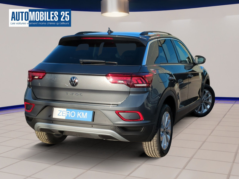 Photo 2 de l'offre de VOLKSWAGEN T-ROC 1.5 TSI EVO2 150CH LIFE PLUS DSG7 -25% à 29998€ chez Automobiles 25