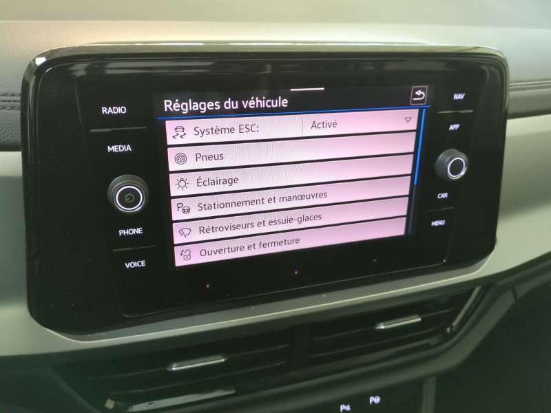 Photo 13 de l'offre de VOLKSWAGEN T-ROC 1.5 TSI EVO2 150CH LIFE PLUS DSG7 -25% à 29998€ chez Automobiles 25