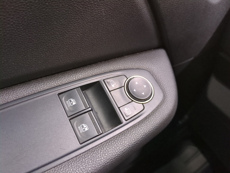 Photo 17 de l'offre de RENAULT CLIO V 1.5 BLUE DCI 85CH ZEN à 11990€ chez Automobiles 25