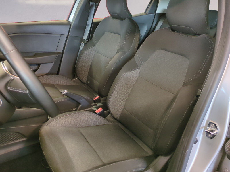 Photo 6 de l'offre de RENAULT CLIO V 1.5 BLUE DCI 85CH ZEN à 11990€ chez Automobiles 25