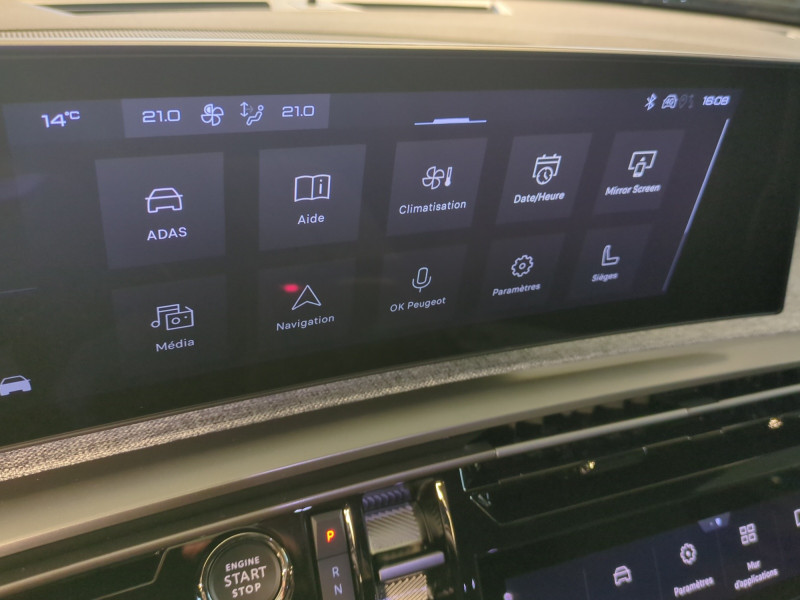 Photo 14 de l'offre de PEUGEOT 3008 1.2 HYBRID 145CH ALLURE E-DCS6 -28% à 31998€ chez Automobiles 25