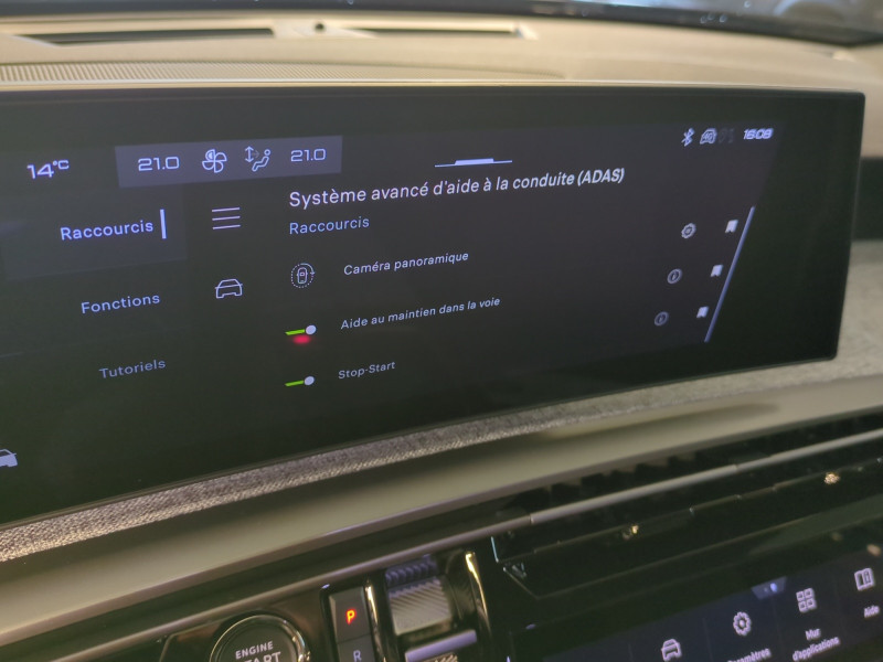 Photo 13 de l'offre de PEUGEOT 3008 1.2 HYBRID 145CH ALLURE E-DCS6 -28% à 31998€ chez Automobiles 25