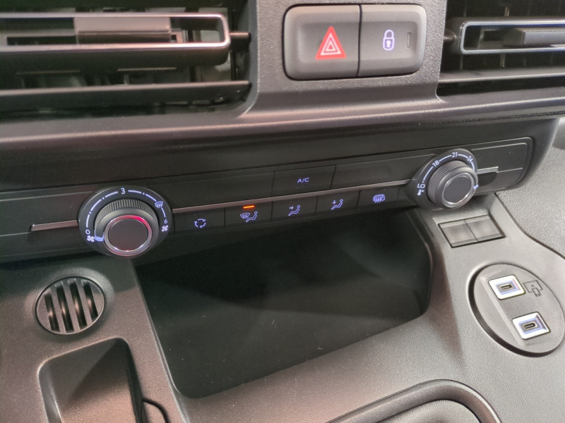 Photo 15 de l'offre de PEUGEOT PARTNER M DIESEL 100CH -30% à 21598€ chez Automobiles 25