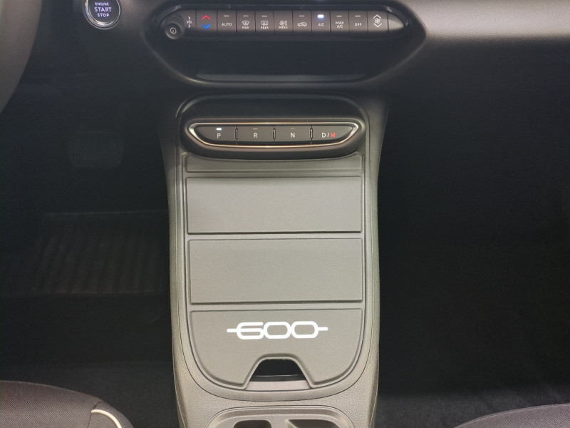 Photo 5 de l'offre de FIAT 600 1.2 HYBRID TURBO 145CH POP DCT6 -21% à 23998€ chez Automobiles 25