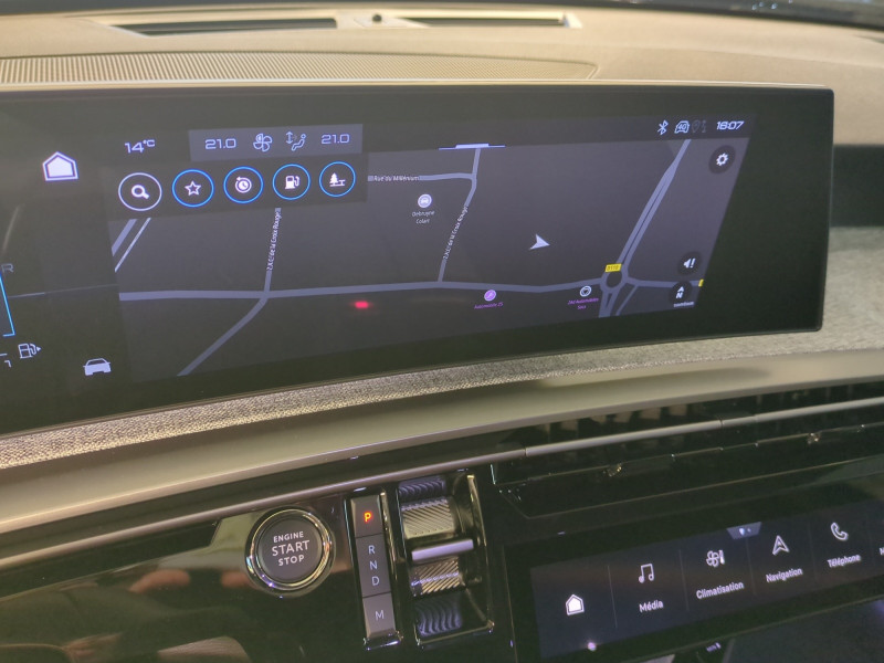 Photo 9 de l'offre de PEUGEOT 3008 1.2 HYBRID 145CH ALLURE E-DCS6 -28% à 31998€ chez Automobiles 25