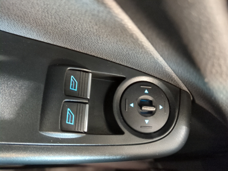Photo 18 de l'offre de FORD FIESTA 1.0 ECOBOOST 100CH STOP&START EDITION 5P à 6990€ chez Automobiles 25